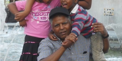 Andargachew Tsige and family