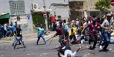 Pro democracy Eritrean demonstrators put regime loyalists to flight in Tel Aviv